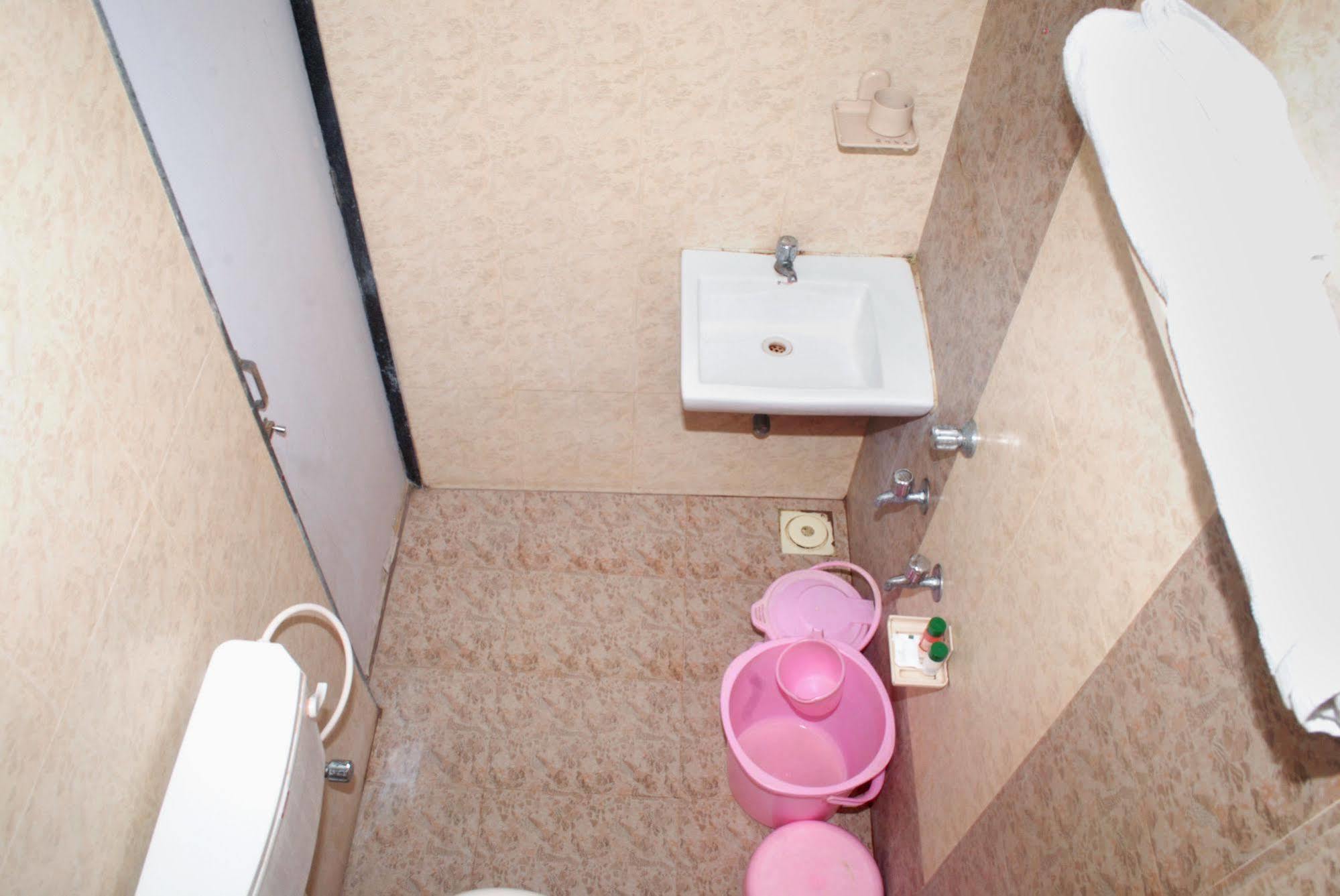 Hotel Oyo 14943 Shubh Suvidha Somnāth Zewnętrze zdjęcie