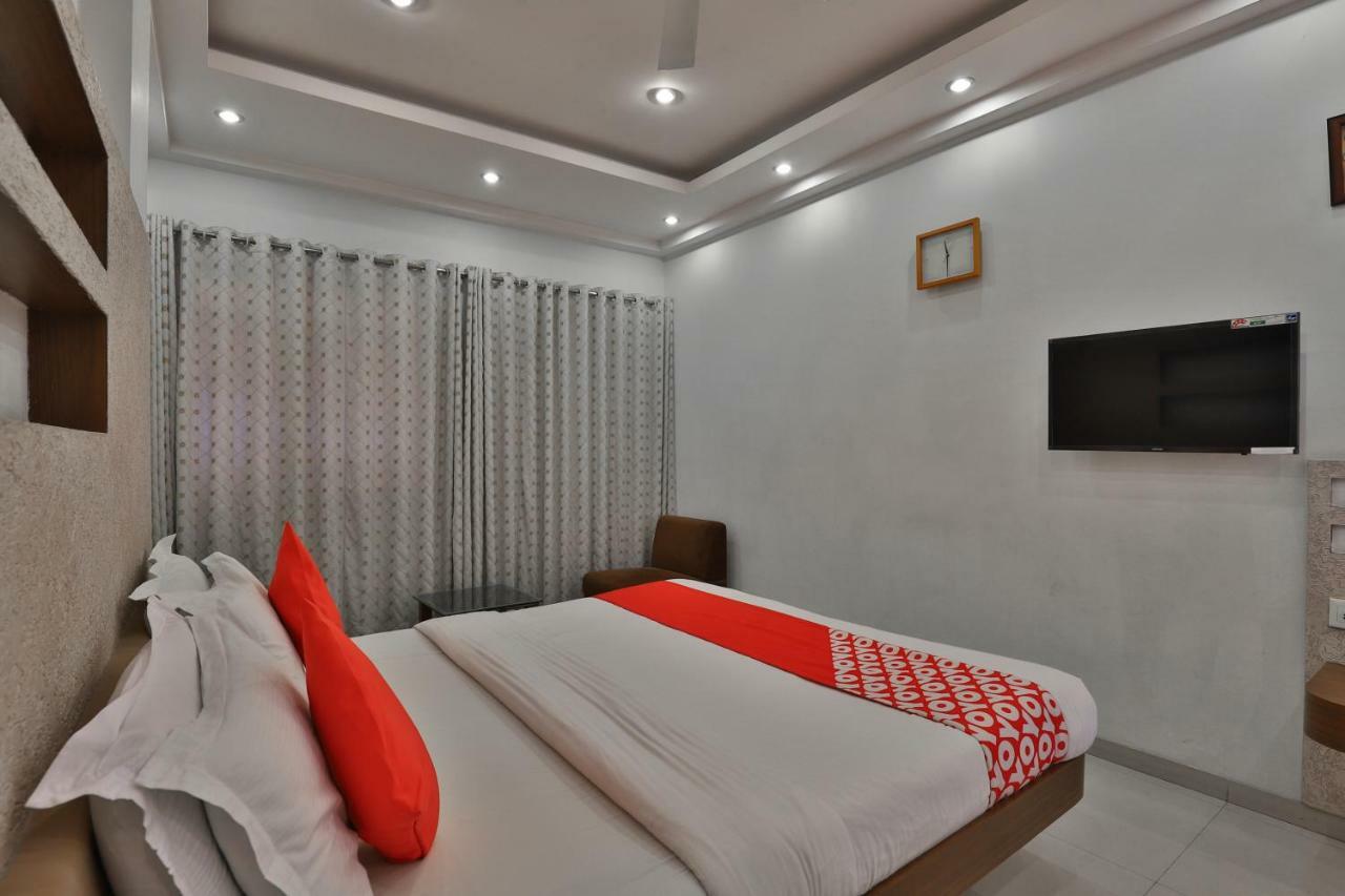 Hotel Oyo 14943 Shubh Suvidha Somnāth Zewnętrze zdjęcie